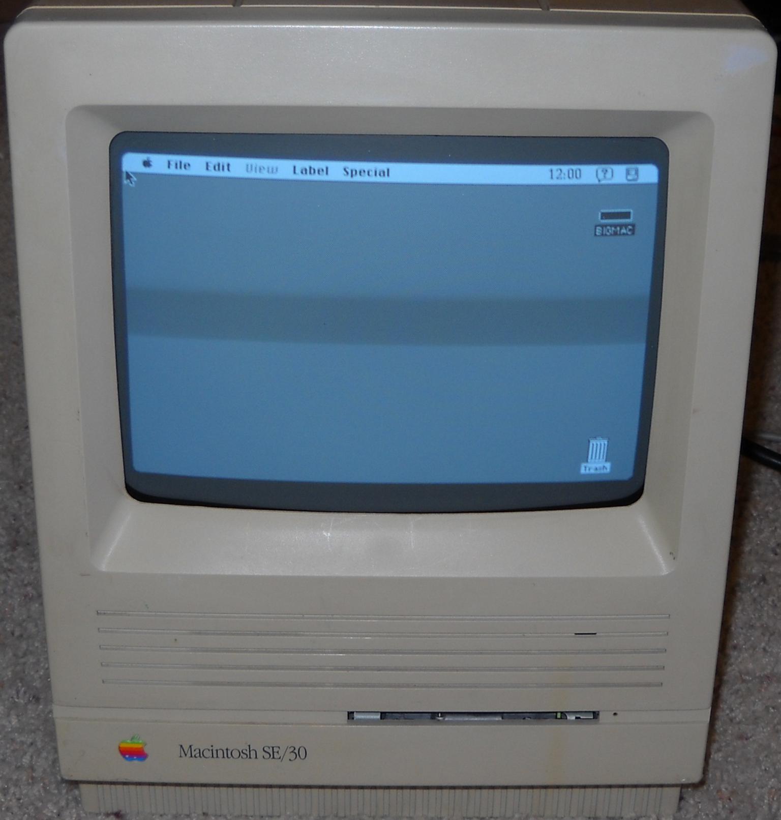 Macintosh SE/30 メモリ8MB HDD起動品 【ジャンク